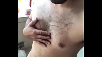 Preview 3 of Bajaj Platina - Mostrando o pau gay