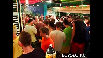 Preview 2 of Espiando Agencia De Modelos - Crazy chaps gloryhole party