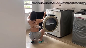 Preview 1 of Childrrn Xxx - Encuentro sola a mi Vecina Con Tremendo Culazo Lavando Ropa En Short y me La Follo Por Zorra