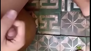Preview 1 of Larissa Oiled Feet Tickled - B&eacute_ teen quay clip cho bạn trai