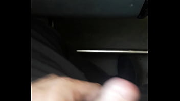 Preview 2 of Bdsm Sextape Hijab Sister - Com bus&atilde_o quebrado e tocando uma