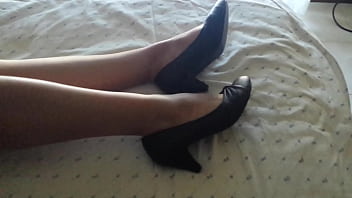Preview 1 of Saudi Arbaic Sex Videos - perfect small feet in heels