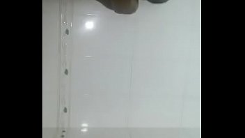 Preview 2 of Okullu K Z - Kenyana ba&ntilde_&aacute_ndose tranquilamente