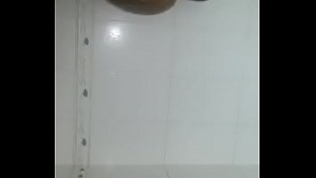 Preview 4 of Okullu K Z - Kenyana ba&ntilde_&aacute_ndose tranquilamente