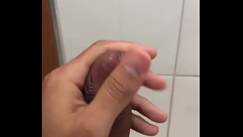 Preview 4 of Zzz Xzzx - Punheta do novinho