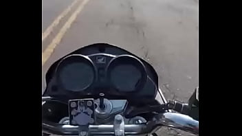 Preview 1 of Pakistan Aunty Xnxx - Comi a novinha em cima da moto