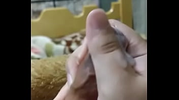 Preview 4 of Home Made Sexxxxx - Novinho batendo punheta uma depois do banho
