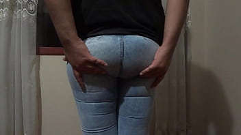 Preview 2 of Danny D Classroom - En jeans bien ajustado