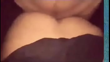 Preview 3 of One Finger Is All She Needs - Fudendo com Soldado na Praia