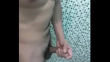 Preview 2 of Lesbea Yong - pensa num pal novo gostozo