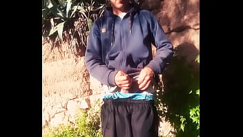 Preview 2 of Public Prank Dress Out - Chico se masturba en el monte