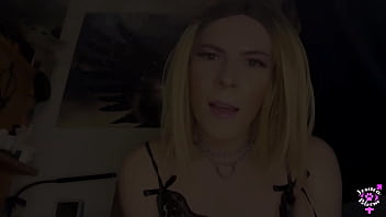 Preview 1 of Madlin Moon Porn - Big Dick Transgirl Edge And Cum on Cookie Then Eats It - Jessica Bloom