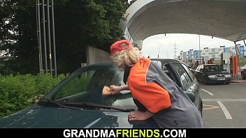 Preview 1 of Jabardasti Kiya Sex - Picked up old blonde woman gets 3some-fucked