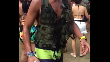 Preview 1 of Kopek Pornosu Izle - VAI TOMAR NO CU ,  QUE CACHORRADA DA MIZERA - Nativos Open Air