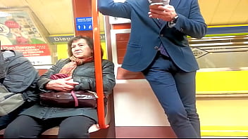 Preview 3 of Chicos Pillados Masturbandose - Bulge Suit on the Metro