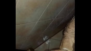 Preview 4 of Toy Sex Grils Big Hole Sex Video - Masturbandome mientras me ba&ntilde_o