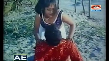 Preview 2 of Pikon Loti Porno - Bangla hot song Doli.  Rarest