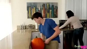 Preview 1 of Hot Sex Hagre - Fuck a in the hallowen / fudendo a irm&atilde_zinha no hallowen