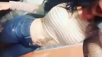 Preview 4 of Pee Holding - mexicana cuerpazo 2