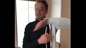 Preview 2 of Curvy Mom Younger Boy - Homem de ferro mostrando o que tem de melhor