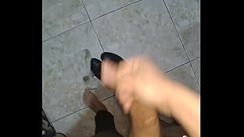 Preview 4 of Ava Babble - Gozando no coturno/ cum and boot