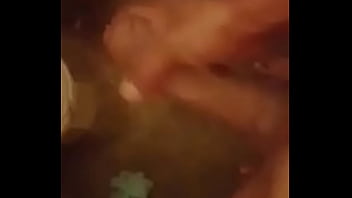 Preview 1 of Yvsqlkrrr - Hetero masturbando su pija grande mientras se ba&ntilde_a 1/4