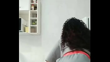 Preview 4 of Daddy Seduce Son - novinha carolzinha rebolando de shorts