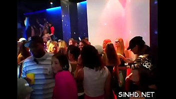 Preview 3 of Sex In Sweming Pul - Huge group gratifying