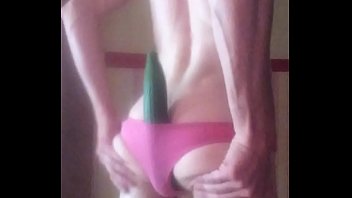 Preview 1 of Pantyhose Full - J&#039_aime sentir un gros concombre dans mon petit cul