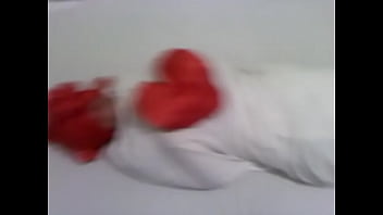 Preview 3 of Wanita Dientot Saat Tidur - Jovencita venezolana llega es amarrada para regalo de navidad a mi amigo