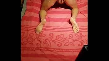 Preview 1 of Swami Mom - Alex masturbiert im Bett mit &Ouml_l