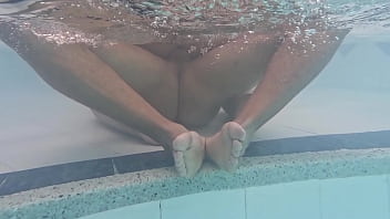Preview 3 of Caballos Y Mujeres Teniendo Sexo - TERMINO CON LA CULONA DE TINDER EN UN MOTEL CON PISCINA Y SE TRAGA UN LITRO DE SEMEN DESPUES DE MONTAR MI VERGA EN EL AGUA