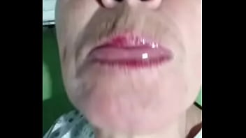 Preview 4 of Pakistan Desi Sexy Videos - Coroa pede porra no novinho pirocudo do zap