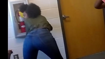 Preview 2 of Hard Cun - Jayla throwing that ass for me