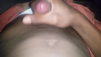 Preview 1 of Shazia Sahari Feet - Moreno magrinho gozando gostoso na madrugada