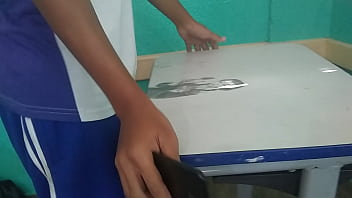 Preview 1 of Saxy Vedio Dawlod - Gordinho comendo novinha em cima da mesa