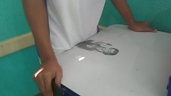 Preview 4 of Saxy Vedio Dawlod - Gordinho comendo novinha em cima da mesa