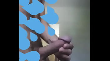 Preview 1 of Karina Khai - Maduro se masturba con dos dedos y eyacula