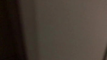 Preview 1 of Arabe Boobs - Levei minha esposa para trepar com o amigo Max no apartamento dele e fiquei esperando eles acabarem. Video completo no XVIDEOS RED