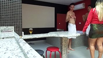 Preview 1 of Tori Black Long Sex - Corno gosta de ver a esposa dando para novinho safado