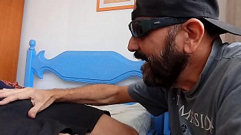 Preview 1 of Ammizodn - A Miss&atilde_o: Tirar o leite com a boca