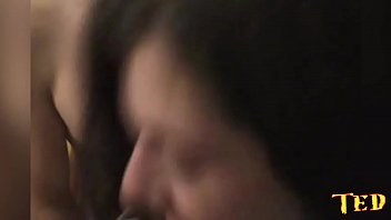 Preview 1 of Shradha Kapoor Xnxx 2012 - Tr&ecirc_s amigos pegam a garota peluda e levam para o apartamento - Laura Ribeiro