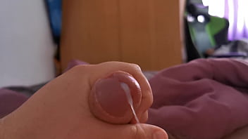Preview 2 of Nun Pee2 - Corrida en la cama