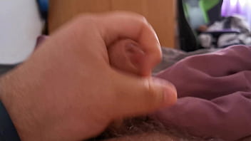 Preview 1 of Nun Pee2 - Corrida en la cama