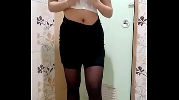 Preview 2 of Ups Kirts - Siskae Horny di Kantor