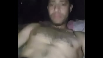 Preview 2 of Modisowporono - me masturbo mientras miro la CAMARA