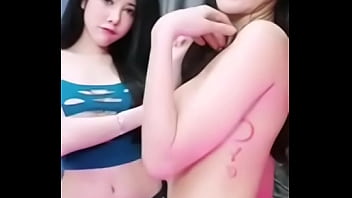 Preview 3 of Hd Hindi X - 2 สาวไลฟ์สด หีใหญ่นมใหญ่น่าเย็ดเด็ดจริง