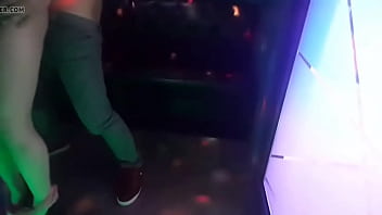 Preview 3 of Abused Matura - Comeu a Namorada no Lounge