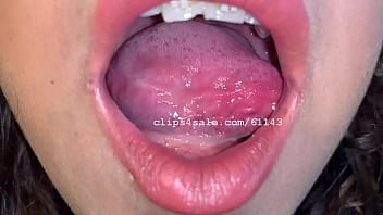 Preview 2 of Botol Besar - Mouth Fetish - Lisa Mouth Part2 Video3
