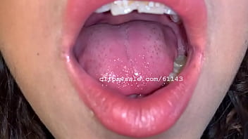 Preview 1 of Botol Besar - Mouth Fetish - Lisa Mouth Part2 Video3